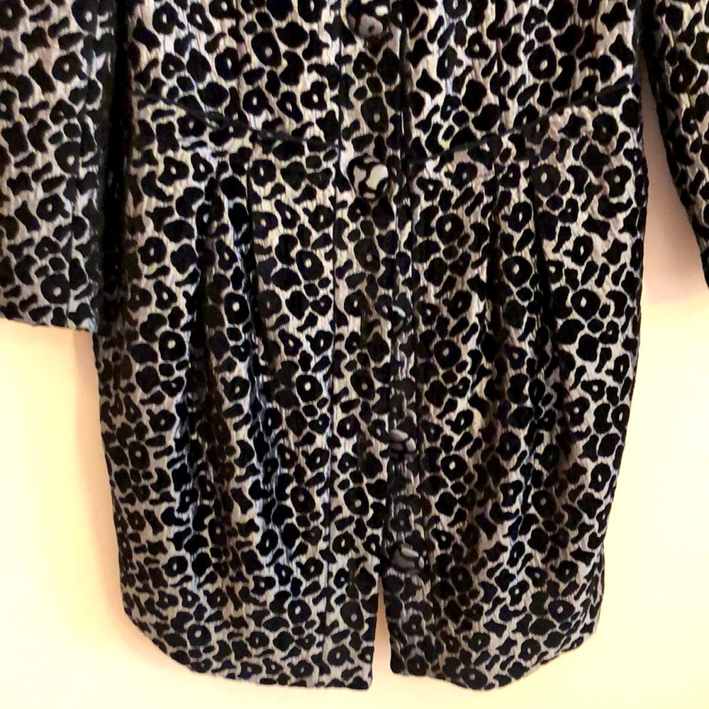 Coat . Leopard Print. - image 3